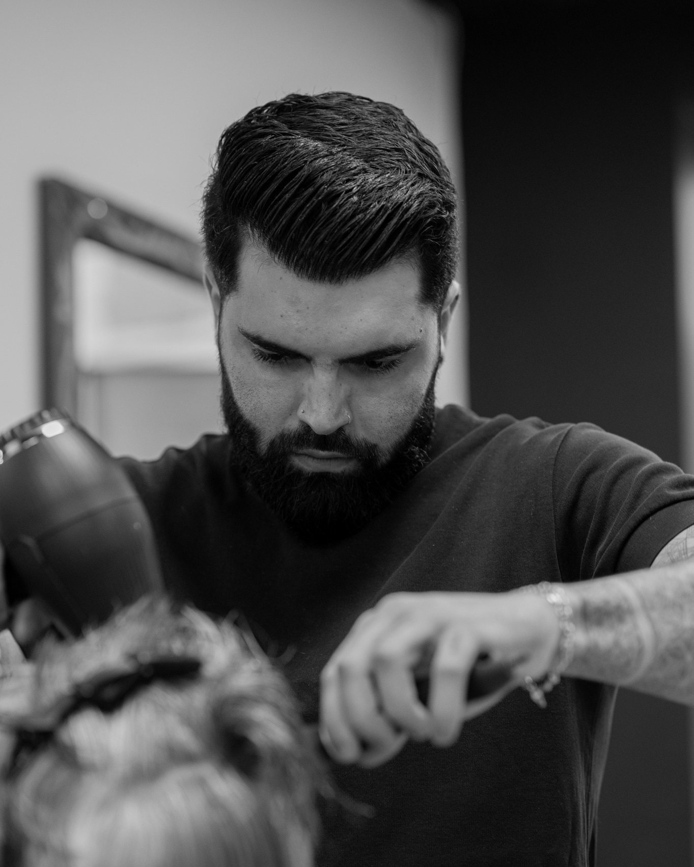 💼✨ 𝐏𝐇𝐎𝐓𝐎 𝐂𝐎𝐑𝐏𝐎𝐑𝐀𝐓𝐄 & 𝐏𝐑𝐎𝐅𝐄𝐒𝐒𝐈𝐎𝐍𝐍𝐄𝐋𝐋𝐄 ✨💼
Votre image est souvent la première impression que l’on retient de vous. Sur votre site internet, LinkedIn ou vos supports de communication… une photo professionnelle fait toute la différence.
Je vous accompagne pour créer des portraits qui vous ressemblent : authentiques, modernes et en accord avec votre univers ✨
📸 𝐉𝐞 𝐯𝐨𝐮𝐬 𝐩𝐫𝐨𝐩𝐨𝐬𝐞 :
- 𝐏𝐨𝐫𝐭𝐫𝐚𝐢𝐭𝐬 𝐩𝐫𝐨𝐟𝐞𝐬𝐬𝐢𝐨𝐧𝐧𝐞𝐥𝐬 (𝐋𝐢𝐧𝐤𝐞𝐝𝐈𝐧, 𝐂𝐕, 𝐫𝐞́𝐬𝐞𝐚𝐮𝐱 𝐬𝐨𝐜𝐢𝐚𝐮𝐱)
- 𝐏𝐡𝐨𝐭𝐨𝐬 𝐝’𝐞́𝐪𝐮𝐢𝐩𝐞
- 𝐑𝐞𝐩𝐨𝐫𝐭𝐚𝐠𝐞 𝐞𝐧 𝐞𝐧𝐭𝐫𝐞𝐩𝐫𝐢𝐬𝐞
- 𝐌𝐢𝐬𝐞 𝐞𝐧 𝐯𝐚𝐥𝐞𝐮𝐫 𝐝𝐞 𝐯𝐨𝐭𝐫𝐞 𝐬𝐚𝐯𝐨𝐢𝐫-𝐟𝐚𝐢𝐫𝐞 𝐞𝐭 𝐝𝐞 𝐯𝐨𝐭𝐫𝐞 𝐞𝐧𝐯𝐢𝐫𝐨𝐧𝐧𝐞𝐦𝐞𝐧𝐭 𝐝𝐞 𝐭𝐫𝐚𝐯𝐚𝐢𝐥
Mon objectif ?
Vous aider à transmettre 𝐜𝐨𝐧𝐟𝐢𝐚𝐧𝐜𝐞, 𝐩𝐫𝐨𝐟𝐞𝐬𝐬𝐢𝐨𝐧𝐧𝐚𝐥𝐢𝐬𝐦𝐞 𝐞𝐭 𝐩𝐞𝐫𝐬𝐨𝐧𝐧𝐚𝐥𝐢𝐭𝐞́ à travers des images naturelles et élégantes.
Que vous soyez entrepreneur, artisan, indépendant ou dirigeant, votre image mérite d’être soignée 🌿
📍𝐒𝐞́𝐚𝐧𝐜𝐞𝐬 𝐚̀ 𝐍𝐢̂𝐦𝐞𝐬 𝐞𝐭 𝐚𝐥𝐞𝐧𝐭𝐨𝐮𝐫𝐬
📩 𝐈𝐧𝐟𝐨𝐬 & 𝐫𝐞́𝐬𝐞𝐫𝐯𝐚𝐭𝐢𝐨𝐧𝐬 : 𝐂𝐢𝐧𝐝𝐲𝐟𝐥𝐩.𝐩𝐡𝐨𝐭𝐨𝐠𝐫𝐚𝐩𝐡𝐢𝐞@𝐠𝐦𝐚𝐢𝐥.𝐜𝐨𝐦
.
.
.
#photocorporate #Photoprofessionnelle #Personalbranding #photographeNimes #entrepreneur #imagedemarque