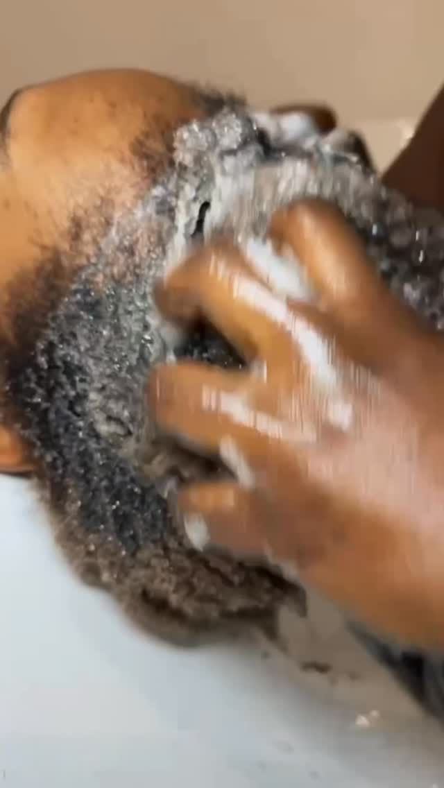 Cheveux secs, ternes ou difficiles à coiffer ?
Le soin capillaire à partir de 49€ permet d’hydrater, nourrir et redonner de la souplesse à vos cheveux.
Un entretien simple, efficace, adapté à votre texture.
Réservation via Planity
AMYRA PARIS – Maison de Beauté
361 rue des Pyrénées, 75020 Paris
Ⓜ️ Station Jourdain – Ligne 11
Uniquement via WhatsApp : 07 67 72 30 79
www.amyraparis.com
Livraison en France métropolitaine et à l’international
#soincapillaire #cheveuxcrepus #cheveuxboucles #salonafroparis #paris20 amyraparis