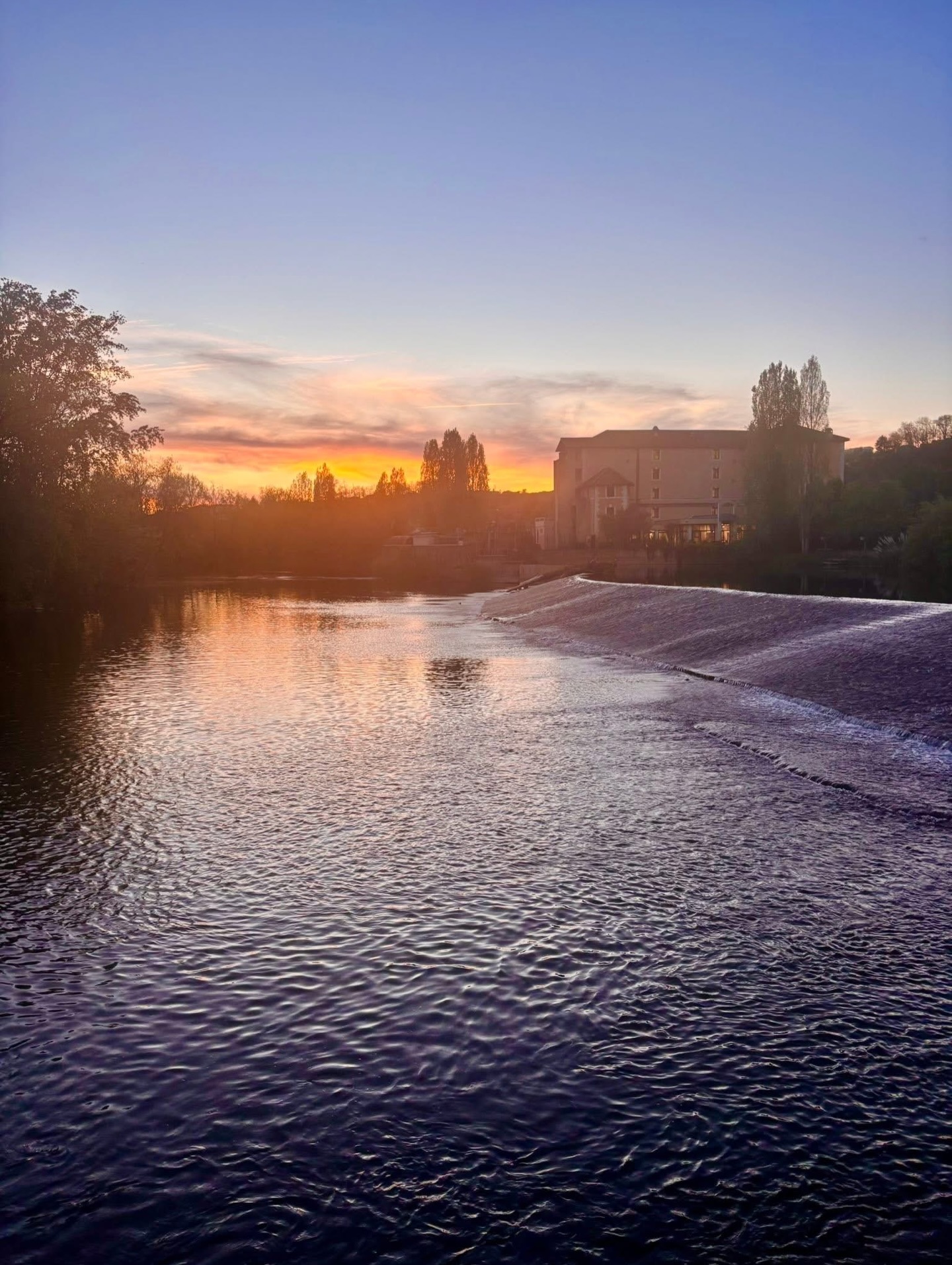 Ça se passe comme ça chez Barnabé !!! Des moments gourmands et conviviaux dans un cadre magnifique…
À tout de suite !!! 🥰☺️
(Merci à nos clients pour ces jolies photos…) 🙏🏽