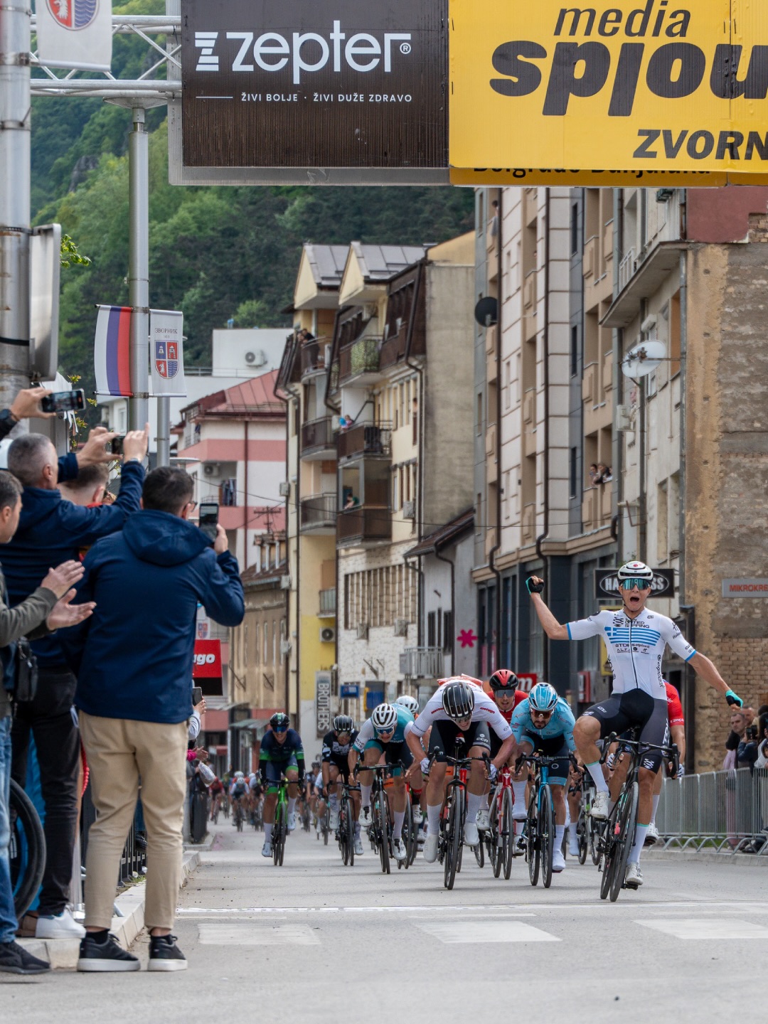 🛡️ @belgrade_banjaluka Stage 2 recap:
Niki scores the team’s sixth win of the season, and his fourth! 👊
-
Képek a tegnapi szakaszról, ahol Niki megszerezte idei negyedik győzelmét,
ami egyben a csapat hatodik sikere volt a szezonban. 👊
📸 @lapajhu
#tus_riders #TeamUnitedShipping