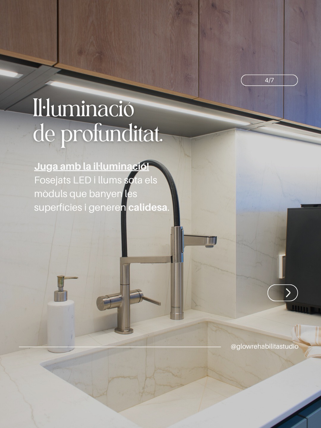 📢 𝗦𝗧𝗢𝗣 a les cuines petites i aclaparadores! ❌
A 𝗚𝗹𝗼𝘄 𝗥𝗲𝗵𝗮𝗯𝗶𝗹𝗶𝘁𝗮 𝗦𝘁𝘂𝗱𝗶𝗼 creiem que la mida no importa si el disseny és intel·ligent.
En aquest carrusel t’ensenyem els 5 tips que has d’entendre per optimitzar la teva cuina al detall.
Fem créixer el teu espai gràcies a l'estratègia:
✔️ Guanyem amplitud visual.
✔️ Multipliquem l'ordre.
Fes swipe i descobreix com aprofitar al màxim l’espai real de casa teva!
𝗦𝗶 𝗲𝘀𝘁à𝘀 𝗽𝗲𝗻𝘀𝗮𝗻𝘁 𝗮 𝗿𝗲𝗻𝗼𝘃𝗮𝗿 𝗹𝗮 𝘁𝗲𝘃𝗮 𝗰𝘂𝗶𝗻𝗮, 𝗲𝗻𝘃𝗶𝗮’𝗻𝘀 𝘂𝗻 𝗗𝗠 𝗶 𝗽𝗮𝗿𝗹𝗲𝗺 𝗱𝗲𝗹 𝘁𝗲𝘂 𝗽𝗿𝗼𝗷𝗲𝗰𝘁𝗲! 📩
--
📢 ¡𝗦𝗧𝗢𝗣 a las cocinas pequeñas y agobiantes! ❌
En 𝗚𝗹𝗼𝘄 𝗥𝗲𝗵𝗮𝗯𝗶𝗹𝗶𝘁𝗮 𝗦𝘁𝘂𝗱𝗶𝗼 creemos que el tamaño no importa si el diseño es inteligente.
En este carrusel te enseñamos los 5 tips que debes entender para optimizar tu cocina al detalle.
Hacemos crecer tu espacio gracias a la estrategia:
✔️ Ganamos amplitud visual.
✔️ Multiplicamos el orden.
👀 ¡Haz swipe! y descubre cómo aprovechar al máximo el espacio real de tu hogar.
𝗦𝗶 𝗲𝘀𝘁á𝘀 𝗽𝗲𝗻𝘀𝗮𝗻𝗱𝗼 𝗲𝗻 𝗿𝗲𝗻𝗼𝘃𝗮𝗿 𝘁𝘂 𝗰𝗼𝗰𝗶𝗻𝗮, ¡𝗲𝗻𝘃í𝗮𝗻𝗼𝘀 𝘂𝗻 𝗗𝗠 𝘆 𝗵𝗮𝗯𝗹𝗲𝗺𝗼𝘀 𝗱𝗲 𝘁𝘂 𝗽𝗿𝗼𝘆𝗲𝗰𝘁𝗼! 📩
#glowrehabilitastudio #santcugatdelvalles #diseñodecocinas #mobiliarioamedida #estilismococina #decoinspo