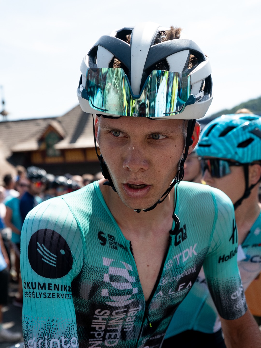 🔵➕🔴⚪️
A turbulent, fast, and hard four days for us in Czechia!
Despite setbacks, the guys never gave up, and together they managed to grab the KOM jersey with Michal as the main character. Everyone is either already in good shape or getting there, which will make our next huge racing block quite promising.
The next mission will be the West Bohemia Tour with our U23 riders 🫡
-
Kemény, de kifizetődő négy nap áll mögöttünk Csehországban – a srácok egy percre sem adták fel! A kemény munka meg is hozta a gyümölcsét: Michal jóvoltából a pöttyös trikóval térünk haza.
A forma jó, vagy éppen rohamosan javul, így rendkívül bizakodóak vagyunk a következő versenyek előtt!
A következő TUS-fejezet: a többnapos Nyugat-bohémiai körverseny, ahol az U23-as sorunk áll rajthoz! 🫡
📸 @filip.bezdek @czechtour_cycling
#tus_riders #TeamUnitedShipping