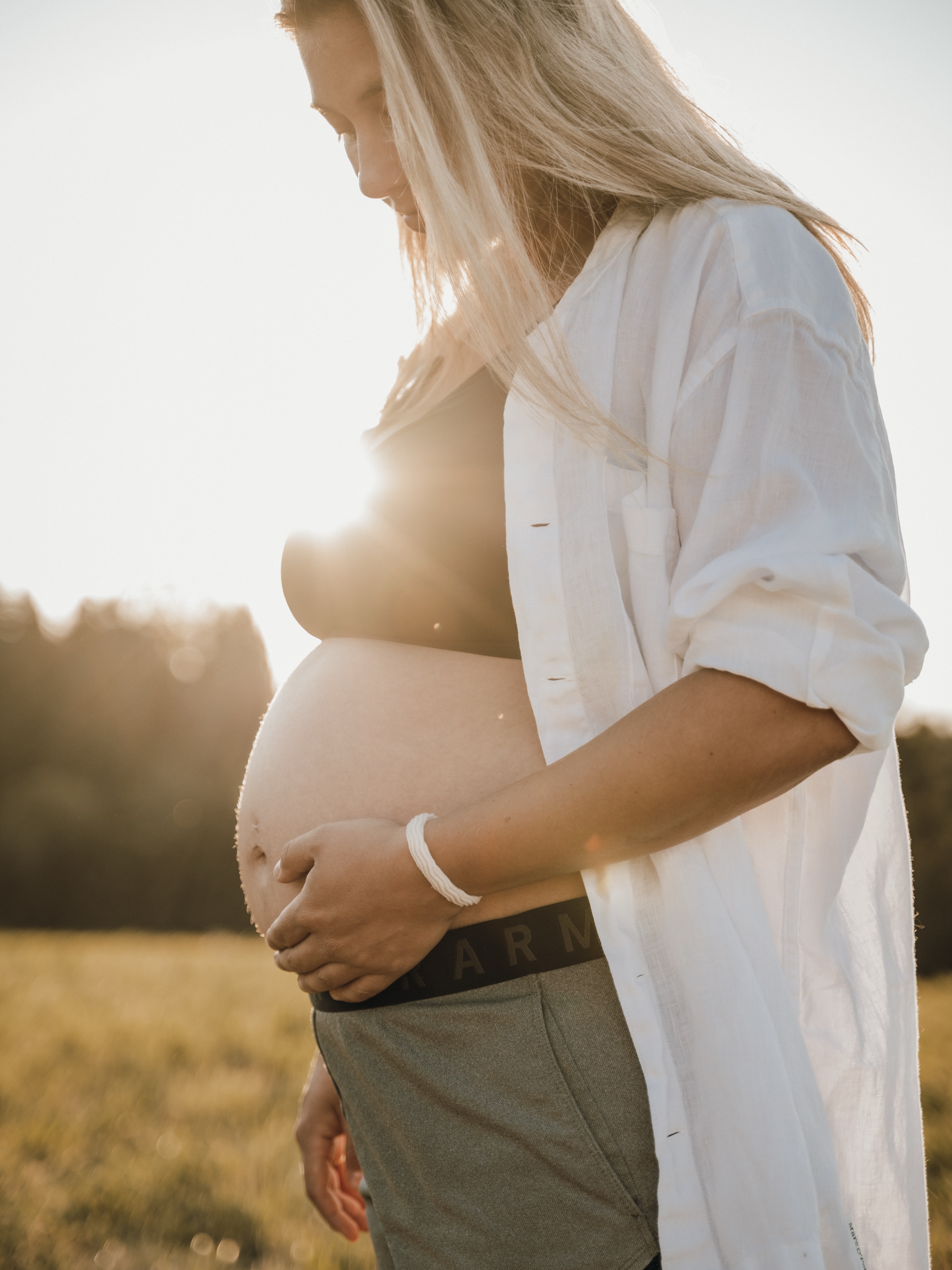 Für mich als Fotografin ist es das größte Kompliment wenn ich meine Kunden nicht nur einmal fotografieren darf! Baby is loading 👶🏼 ☀️
#babybauchshooting #babyfotografie #melaniehinterreiterphotography #babybauchfotografie #babybauchfotos