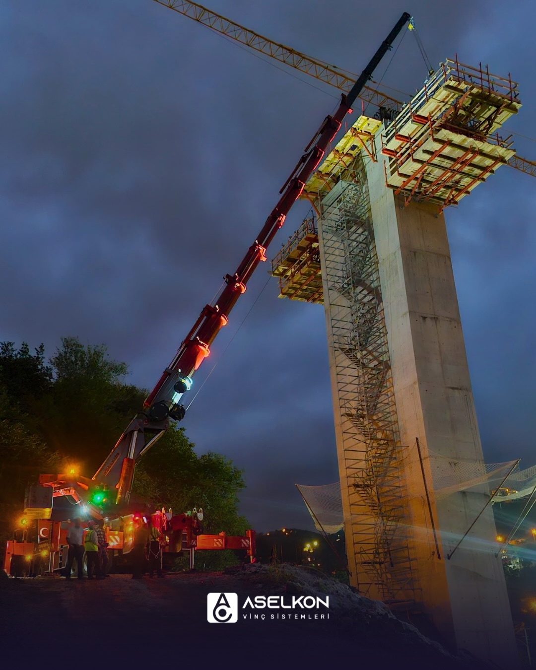 Gövde gösterisine gerek yok, Güç gösterisinde sınırları aştık🔥😎💪
.
.
.
#crane #vinç #operatör #vinc #aselkoncrane